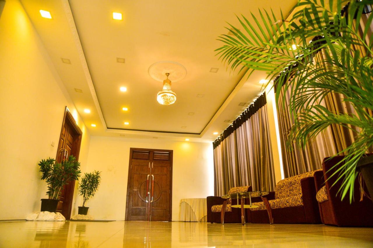 Hotel Blue Sky Kurunegala Kültér fotó